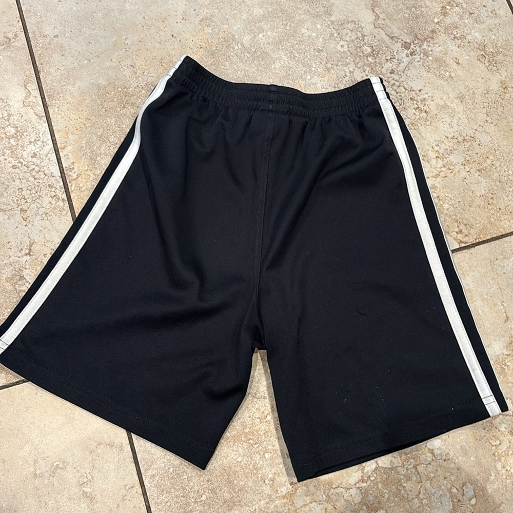 Adidas Shorts Boys size 6 - Picture 6 of 6